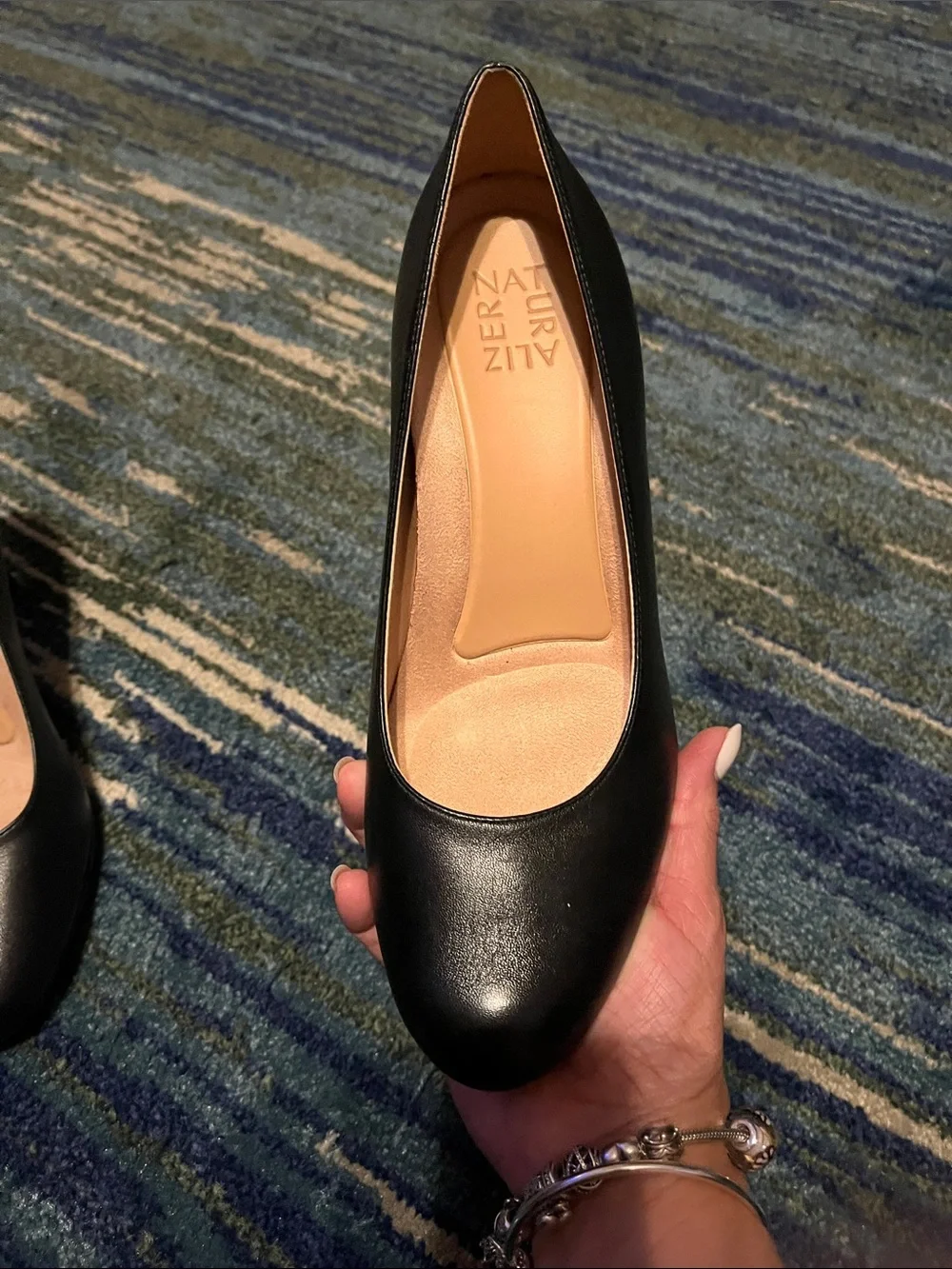 Naturalizer Black Leather Round-Toe Women’s Pumps